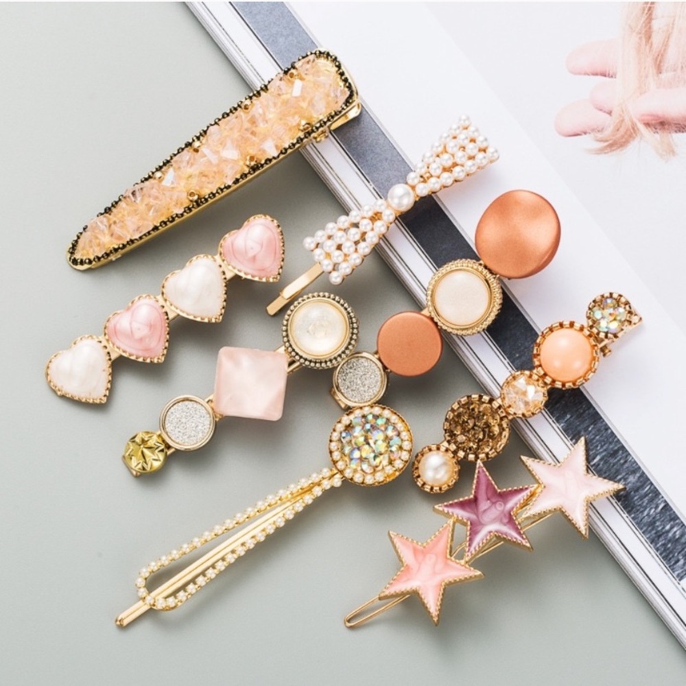 𤩠8 PACK - Bedazzled Hair Clips! - Picture 3 of 3